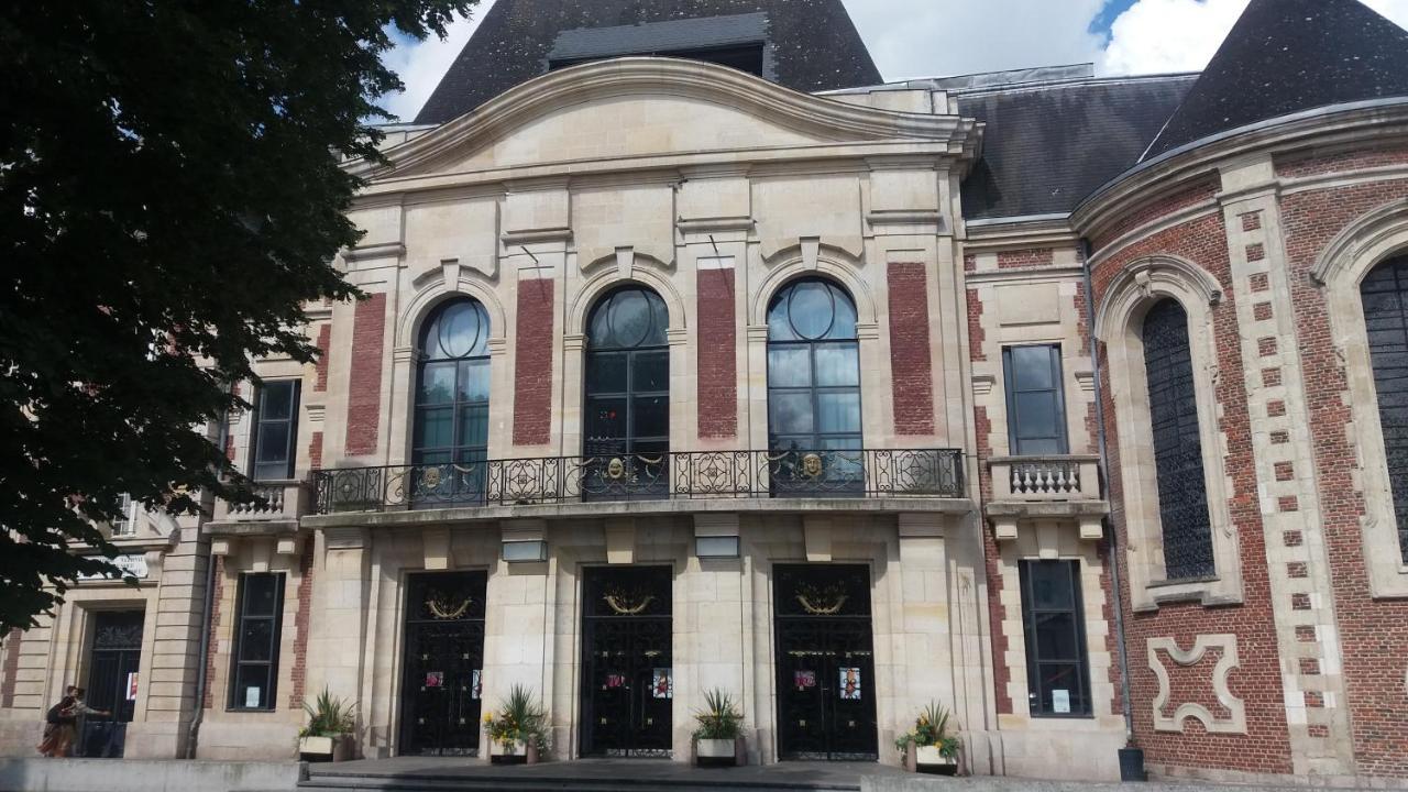 Loft 4 Du Temple Hypercentre & Parking Apartment Cambrai Exterior photo